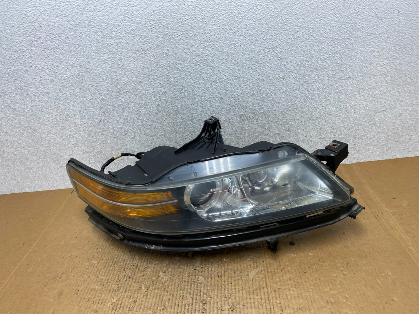 2004 2005 2006 Acura TL Headlight Right Passenger Side Xenon HID AE2792 DW0