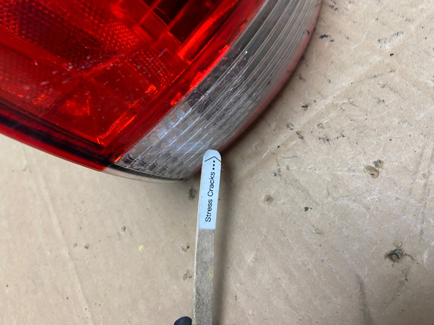 2001 2002 2003 Toyota Sienna Right Passenger Rh Side Tail Light AD1163 LK3