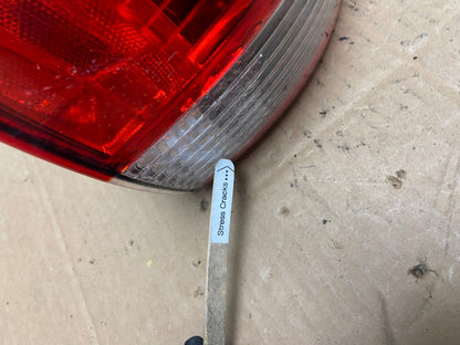 2001 2002 2003 Toyota Sienna Right Passenger Rh Side Tail Light AD1163 LK3