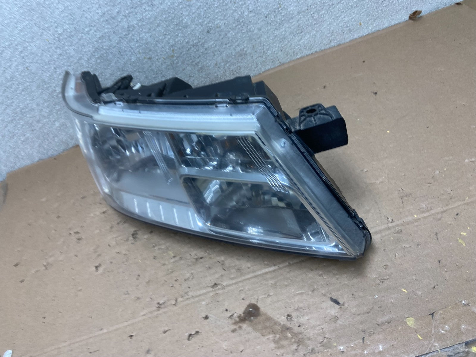 2009 to 2017 Dodge Journey Headlight Right Passenger Rh Halogen Oem AB0888 DW1