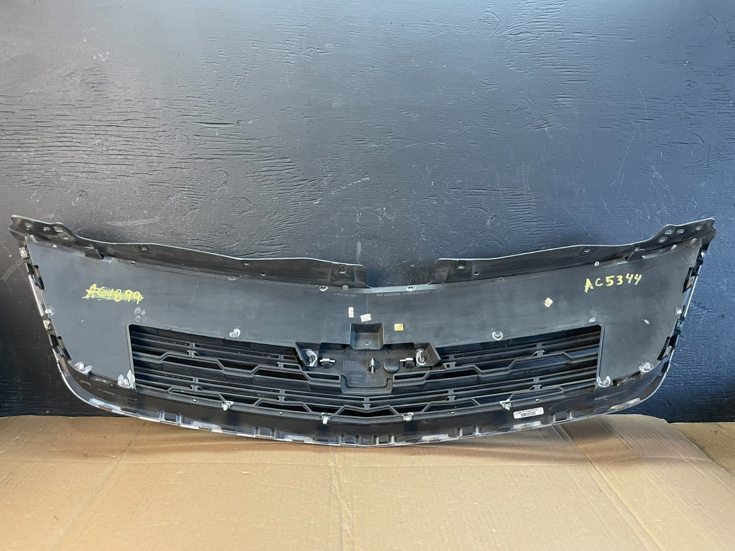 2013 to 2017 Chevrolet Traverse Front Upper Grill Grille AC5344 DG4