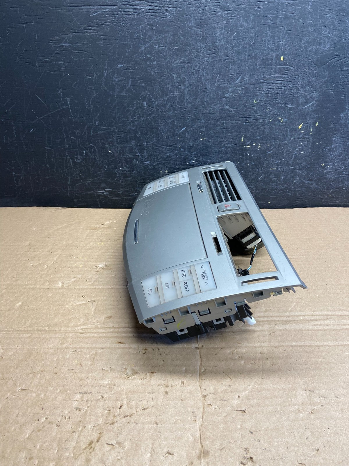 2005-2010 Toyota Avalon Climate Control A/C Heater Air Vent Panel Trim AF2028 DW2
