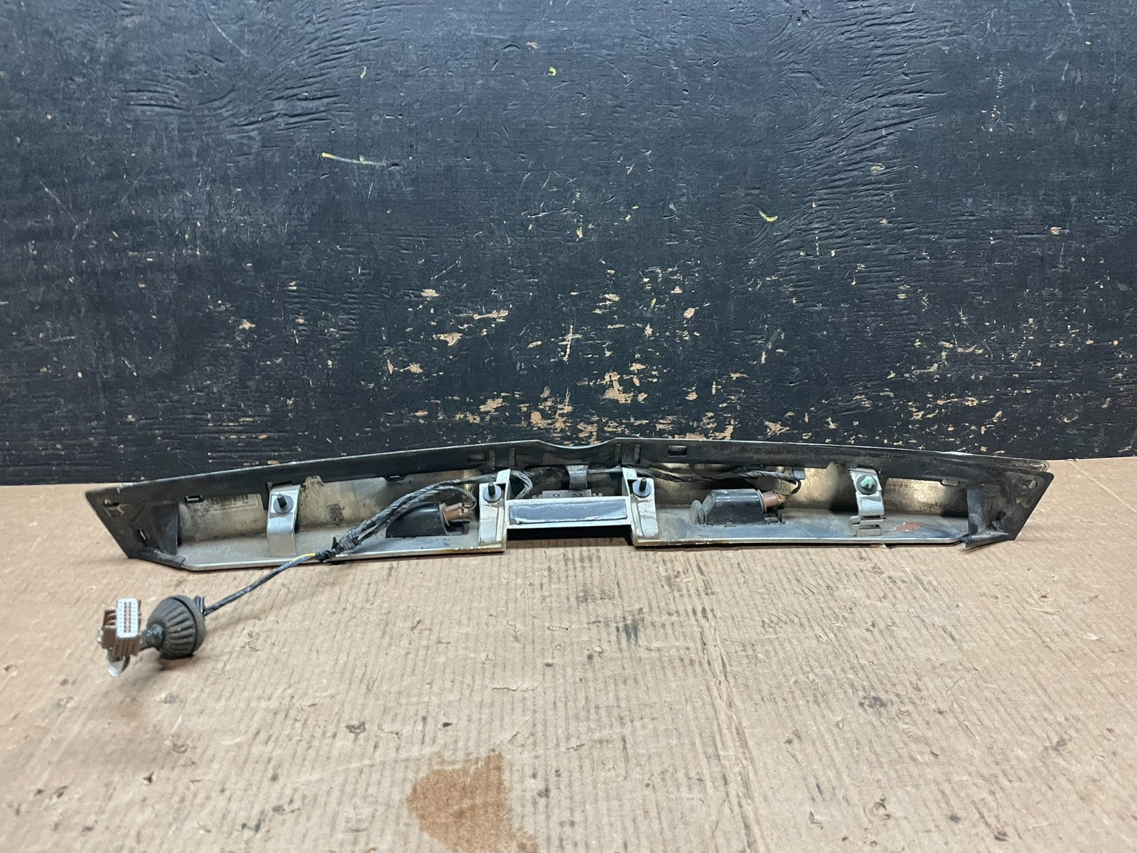 2010-2015 Cadillac SRX Rear Liftgate Tailgate Finish Molding W/O Camera Z6084 DG5