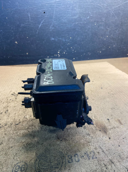 2014 2015 FORD E350 Van  ABS Anti Lock Brake Pump Module Z8918 DG4