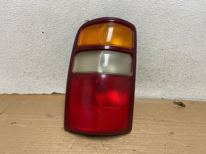 2000 - 2006 Chevrolet Suburban Tahoe Yukon Left Driver LH Tail Light AG8259 LK0