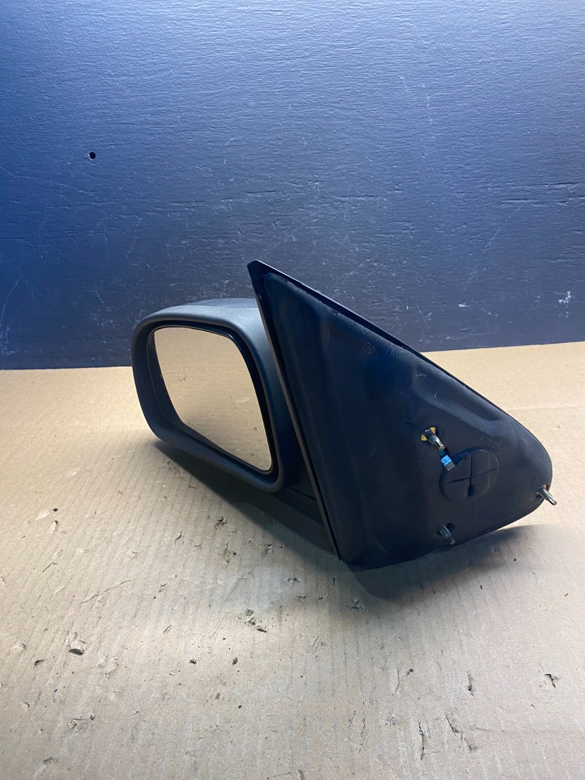 2006 to 2009 Chevrolet Trailblazer Left Driver View Door Mirror AC2539 DG9