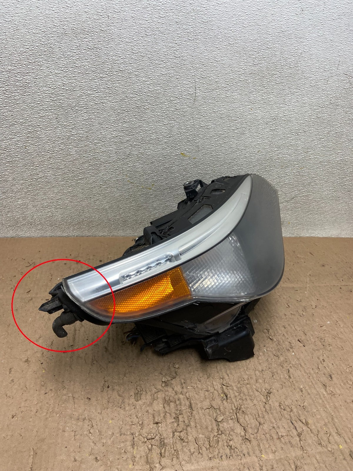 2004 to 2007 BMW 525i 5 Series Headlight Right Passenger Xenon AFS Y3468 DW1