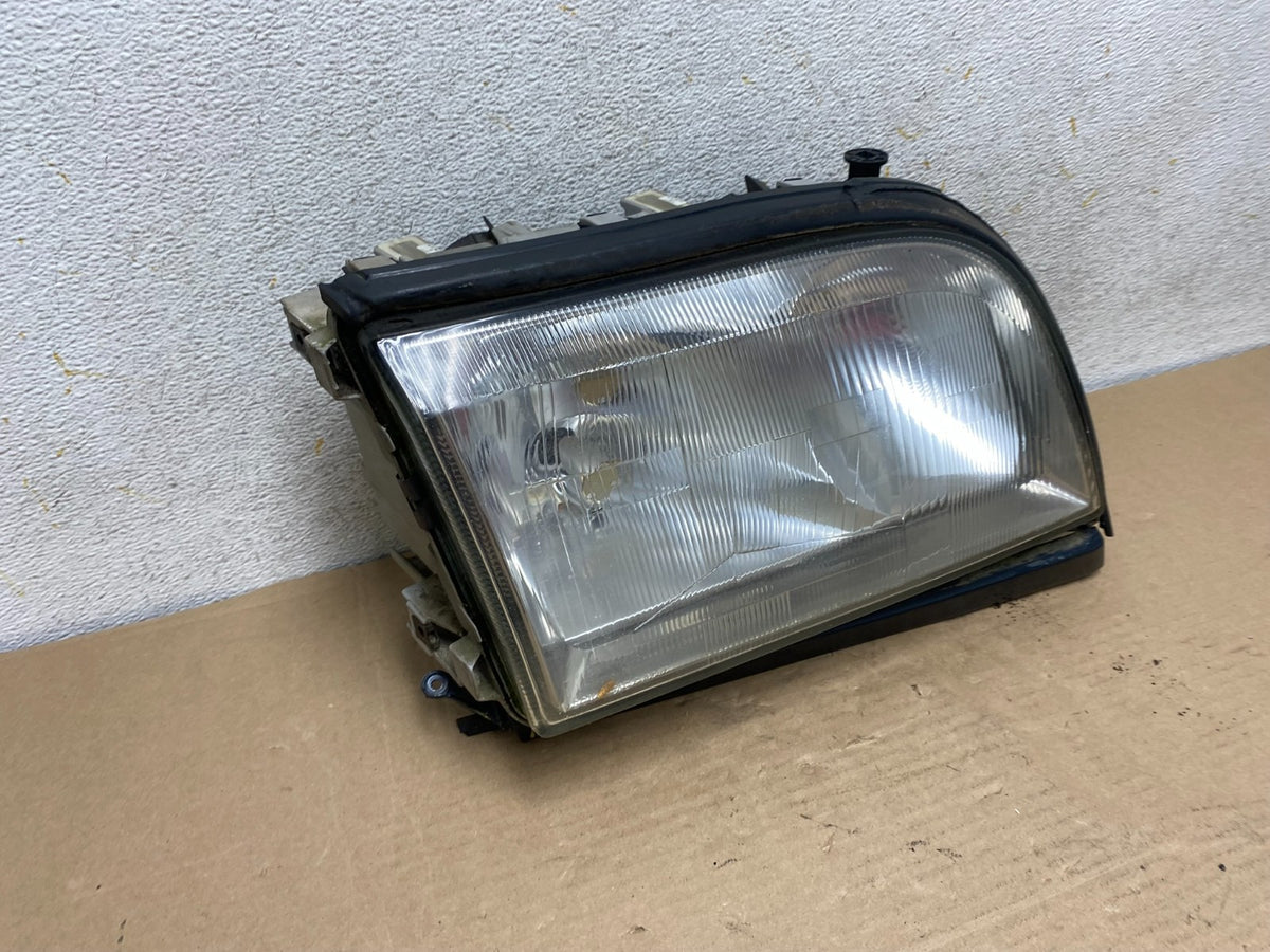 1997-1999 Mercedes W140 S320 S500 Right Passenger Side Headlight AH9389 DG2