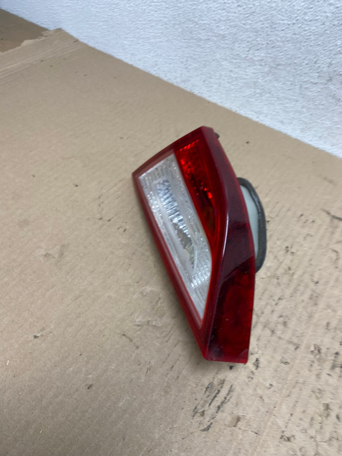 2011 to 2014 Hyundai Sonata Right Passenger Rh Inner Tail Light AF5973 LK1