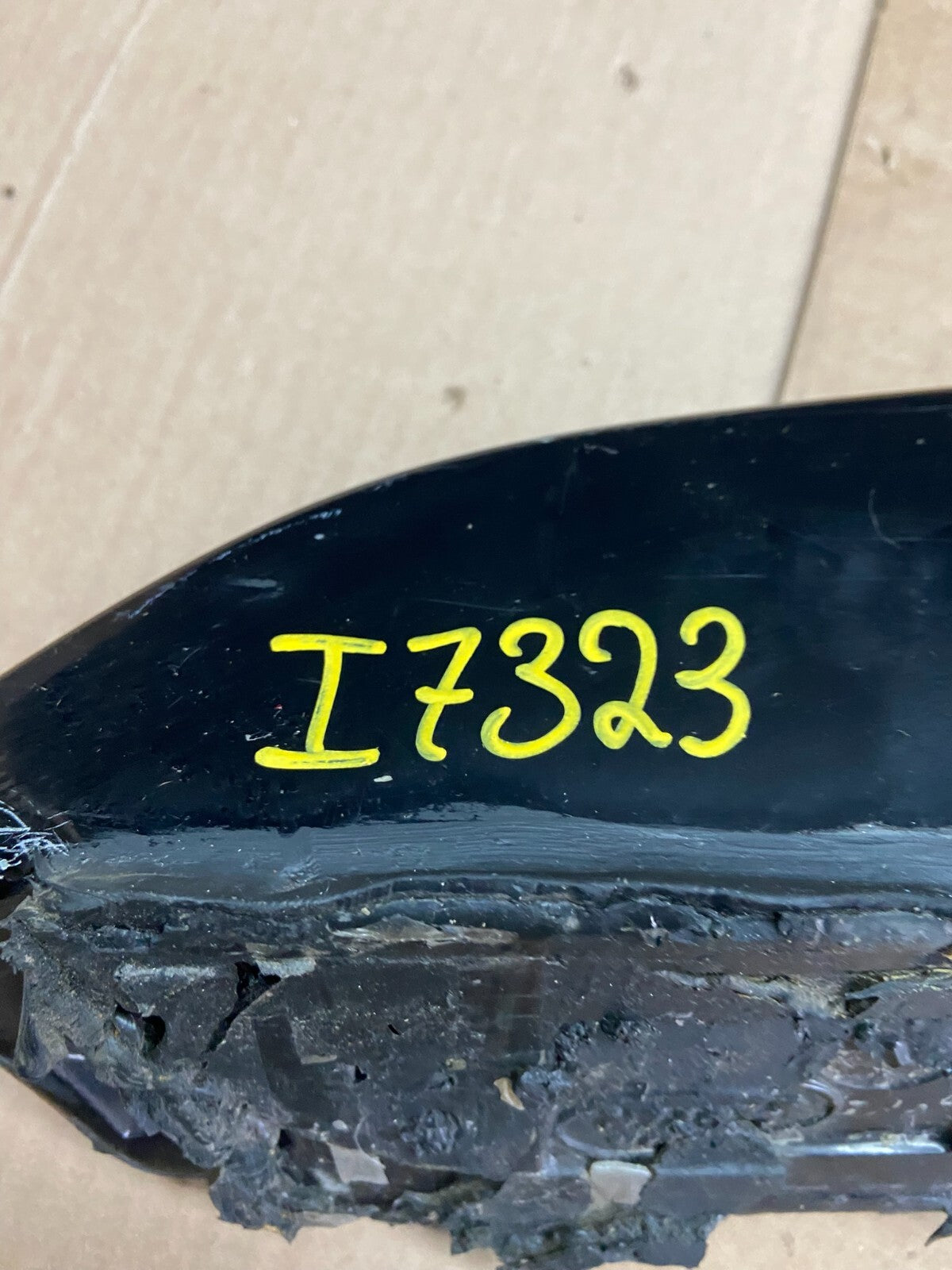 2008 to 2014 Land Rover LR2 Rear Trunk Tail Light Lift Gate Spoiler I7323 DG9