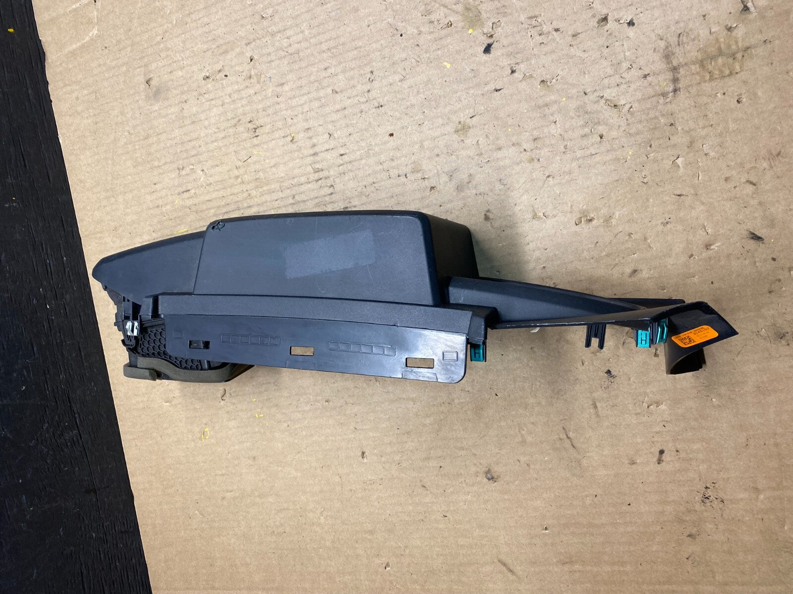 2020 to 2023 Ford  Explorer Console Radio Display Screen Air Vents F4631 DG11