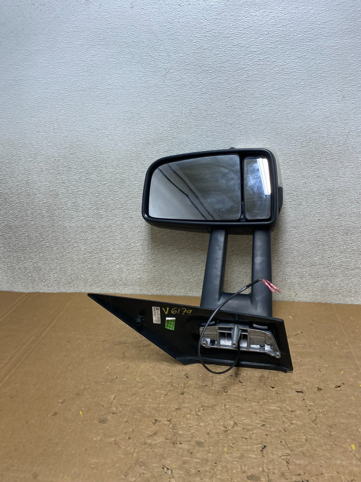 2007 to 2017 Mercedes-Benz Sprinter Right Passenger View Door Mirror OE V6178 DG5