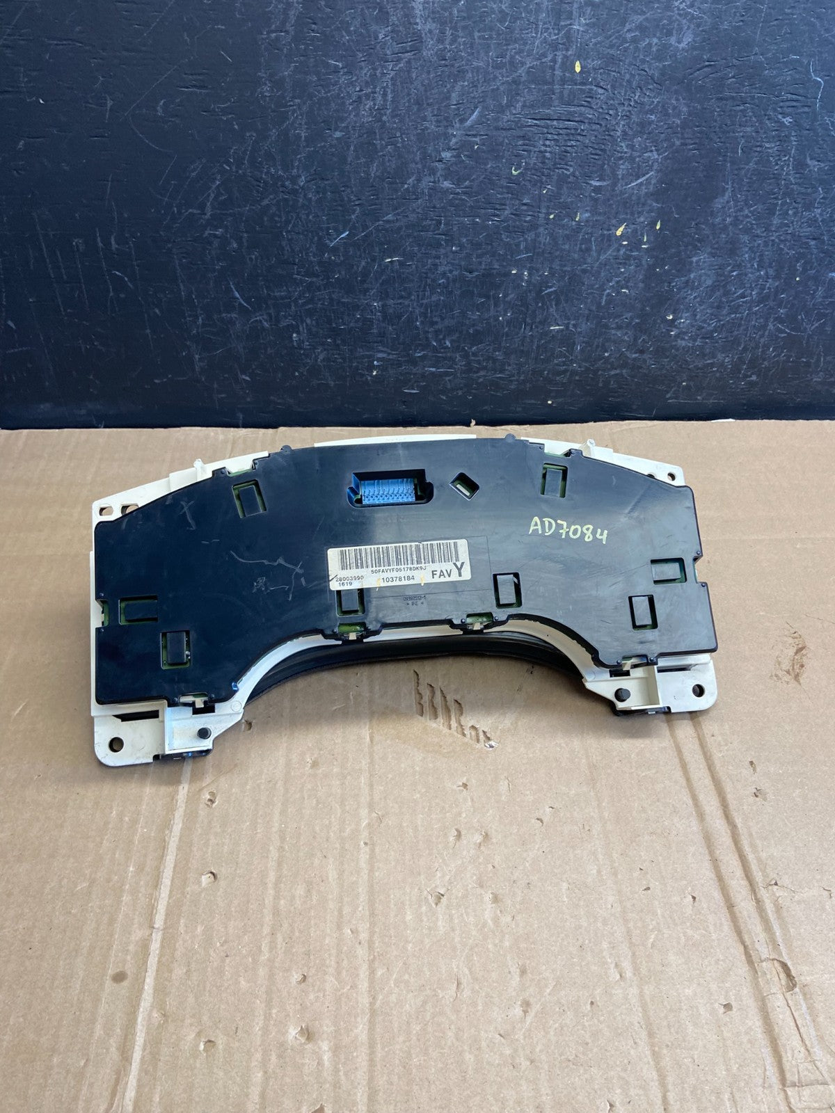 2004 to 2007 Chevrolet Express Speedometer Cluster Gauge AD7084 DG4