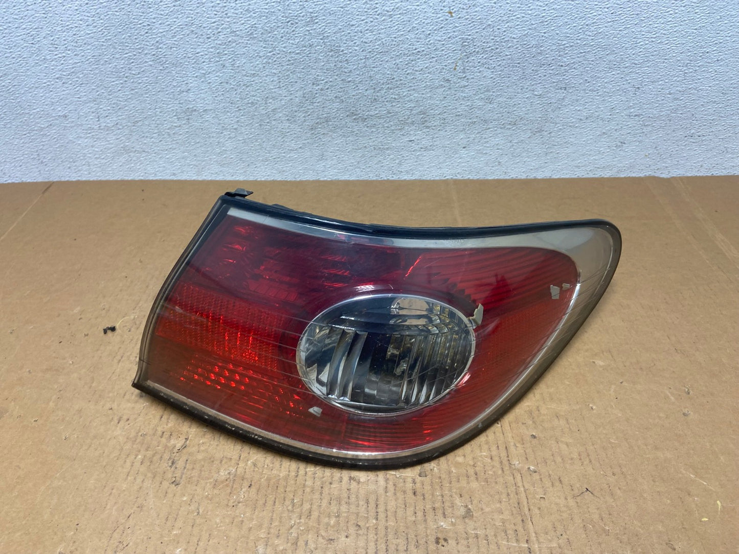 2002 to 2004 Lexus ES300 ES330 Right Passenger Side Tail Light AE0449 LK0