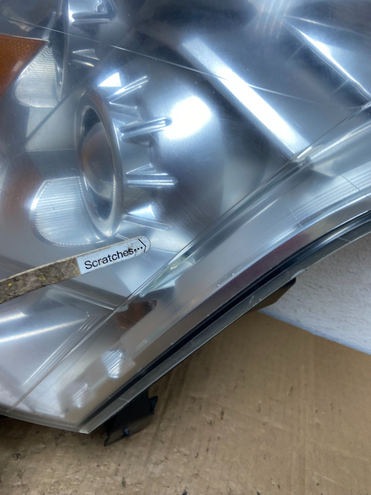 Halogen 2010 to 2016 Cadillac SRX Left Driver LH Side Headlight AC8250 DW3