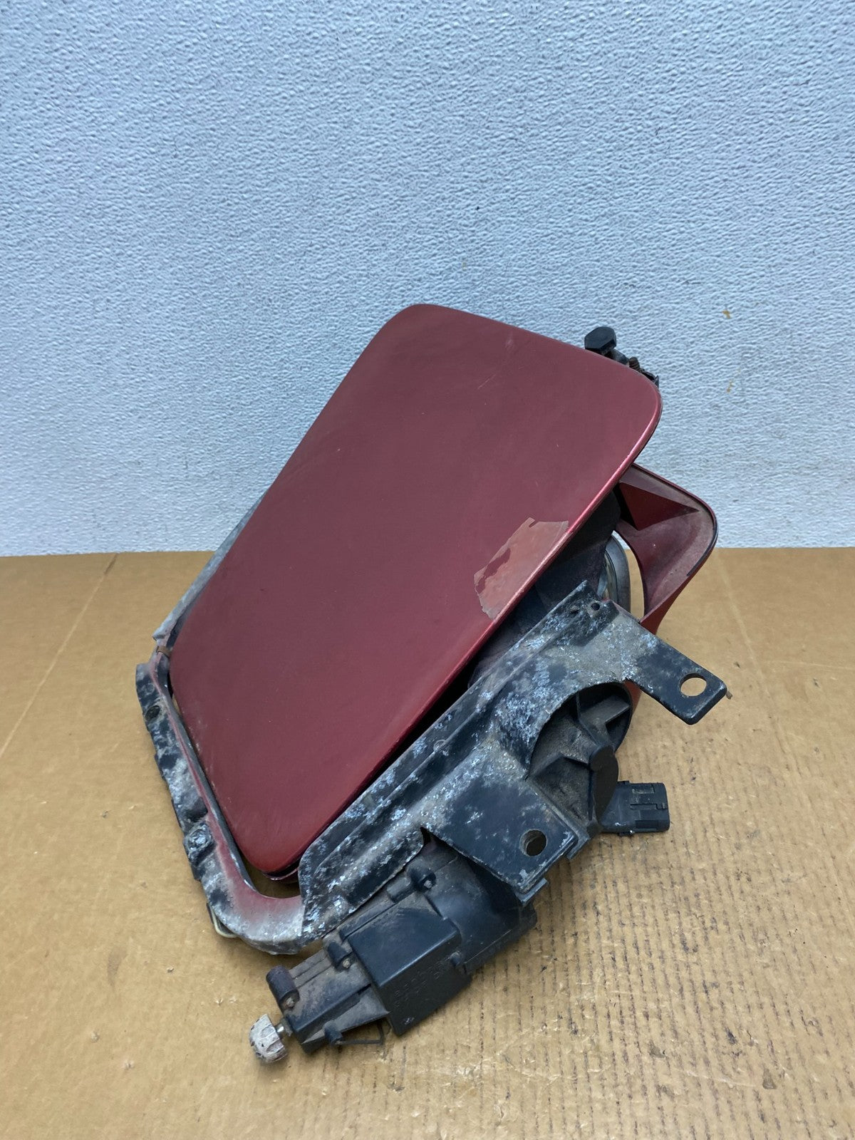 1984 to 1989 Chevrolet Corvette Right Passenger RH Side Headlight AE0467 DW8