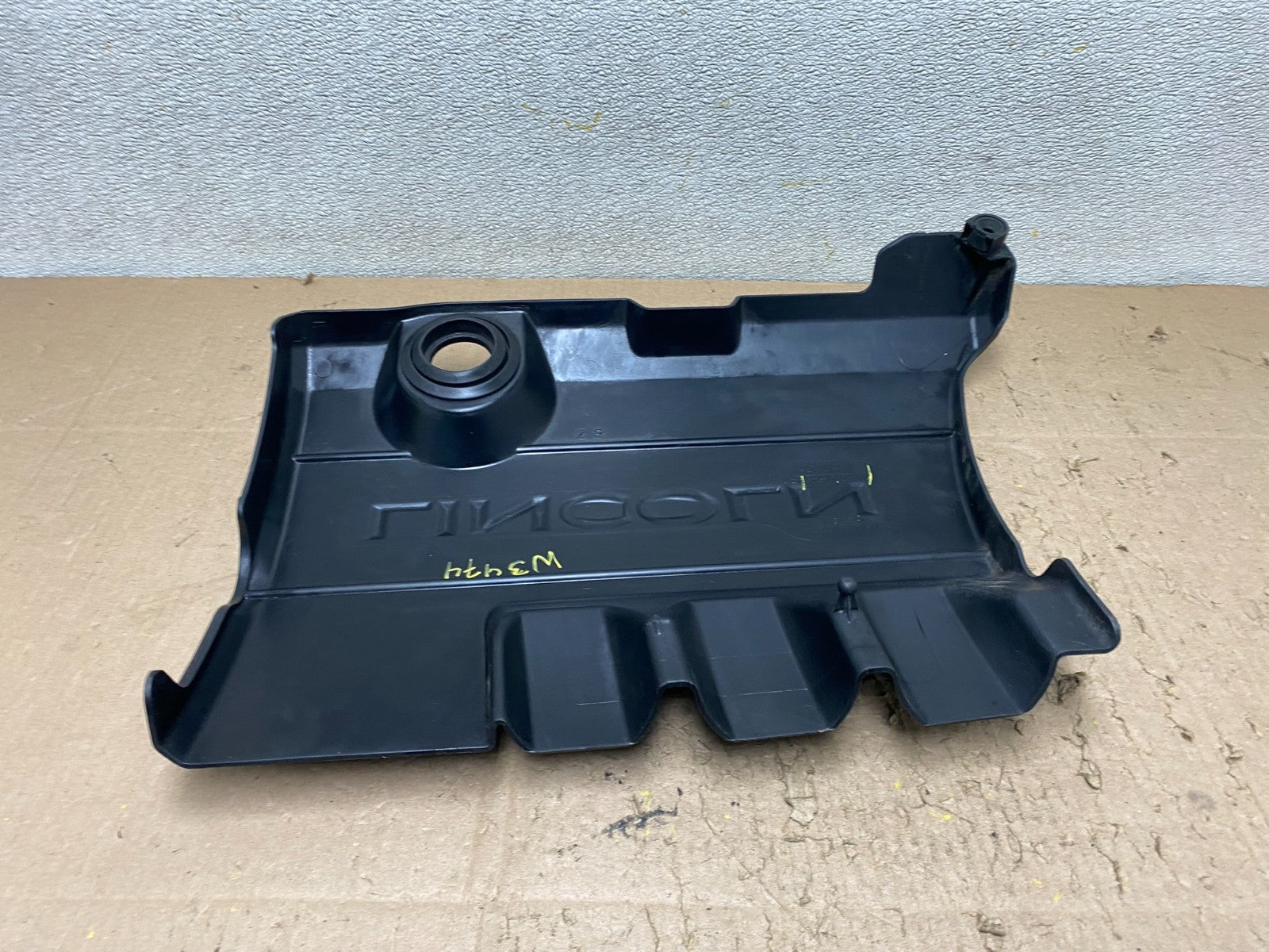 2007 to 2010  Lincoln MKS Engine Motor Cover OEM W3474 DG1