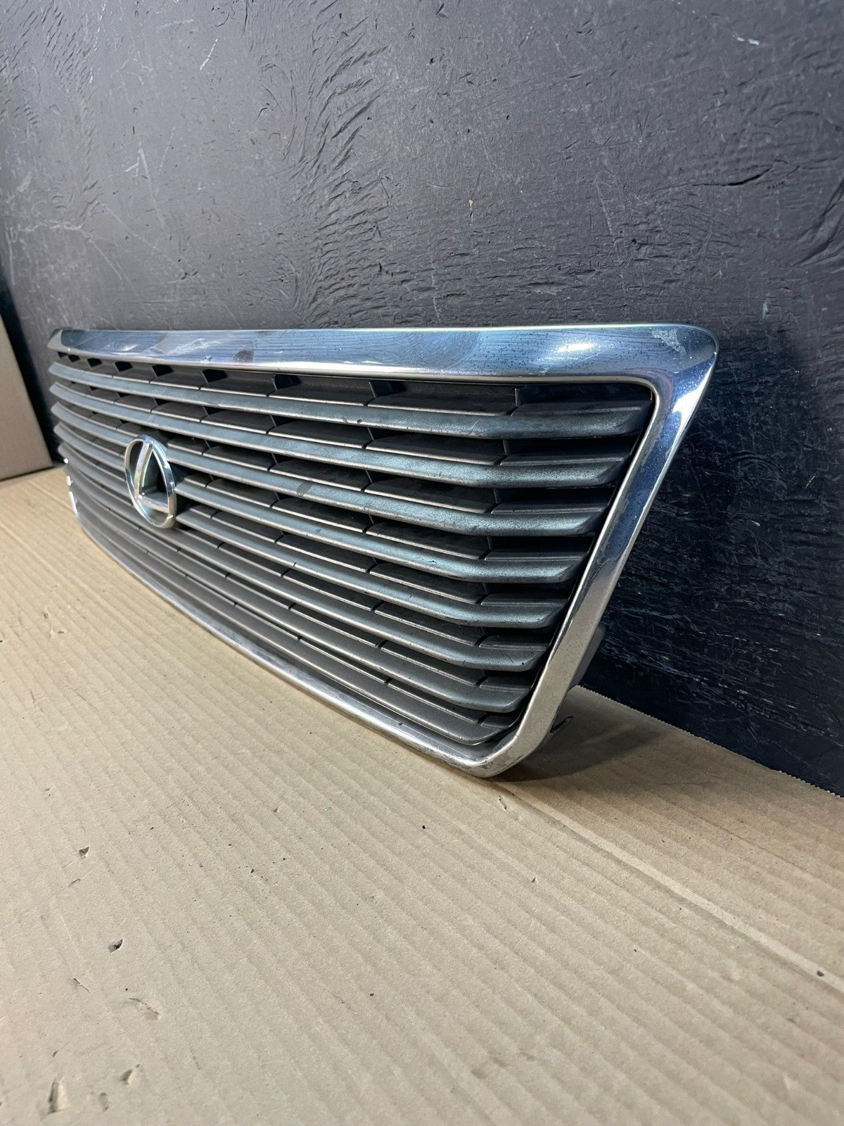 2001 to 2003 Lexus LS430 Front Upper Grill Grille AE8728 DG1