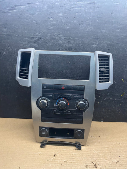 2008 to 2010 Jeep Grand Cherokee Center A/C Heater Climate Control OEM S3026 DG0