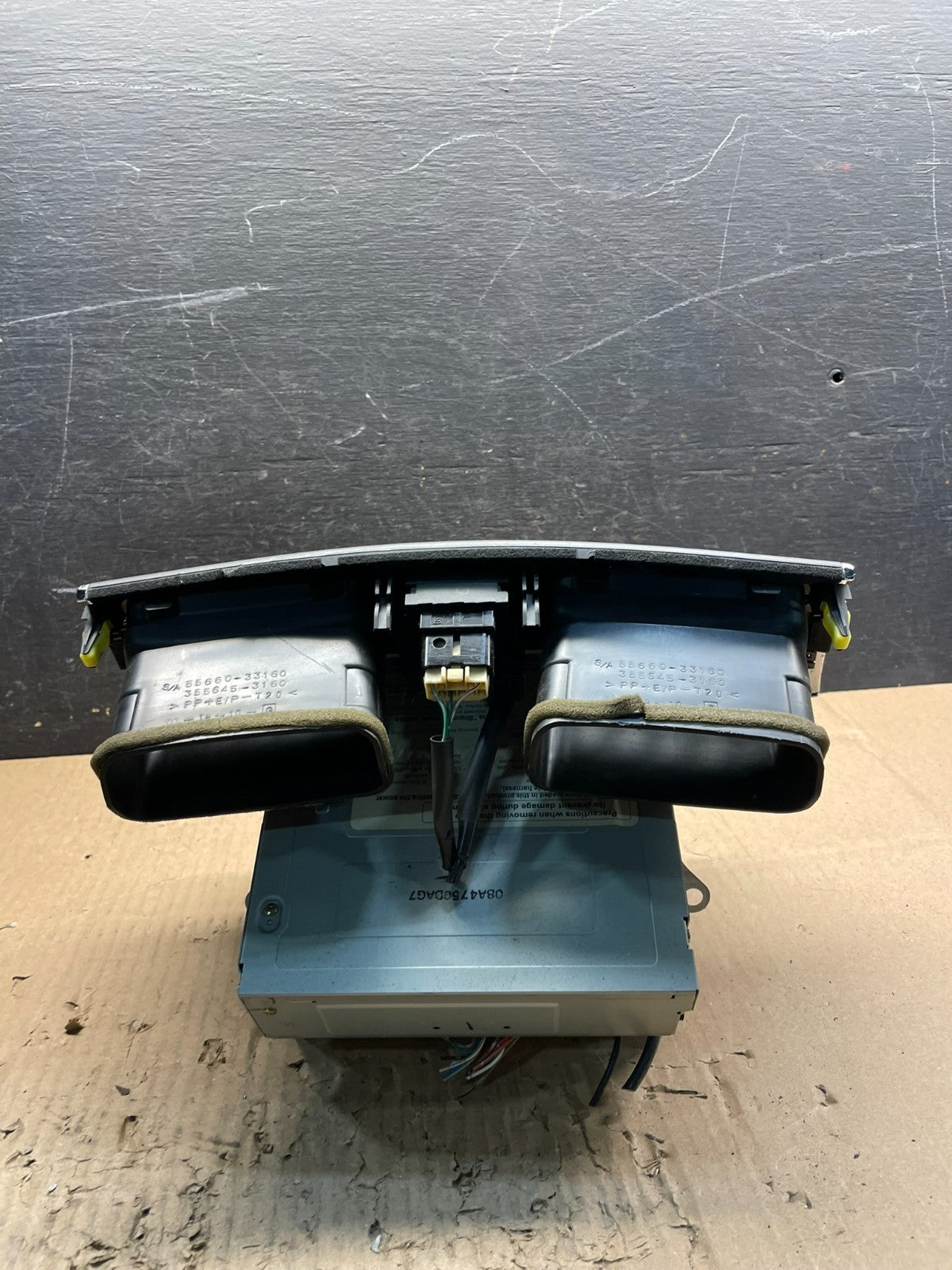 2002 2003 2004 Lexus ES330 Es300 Radio Receiver Tape CD Air Vent OEM  U1561 DG2