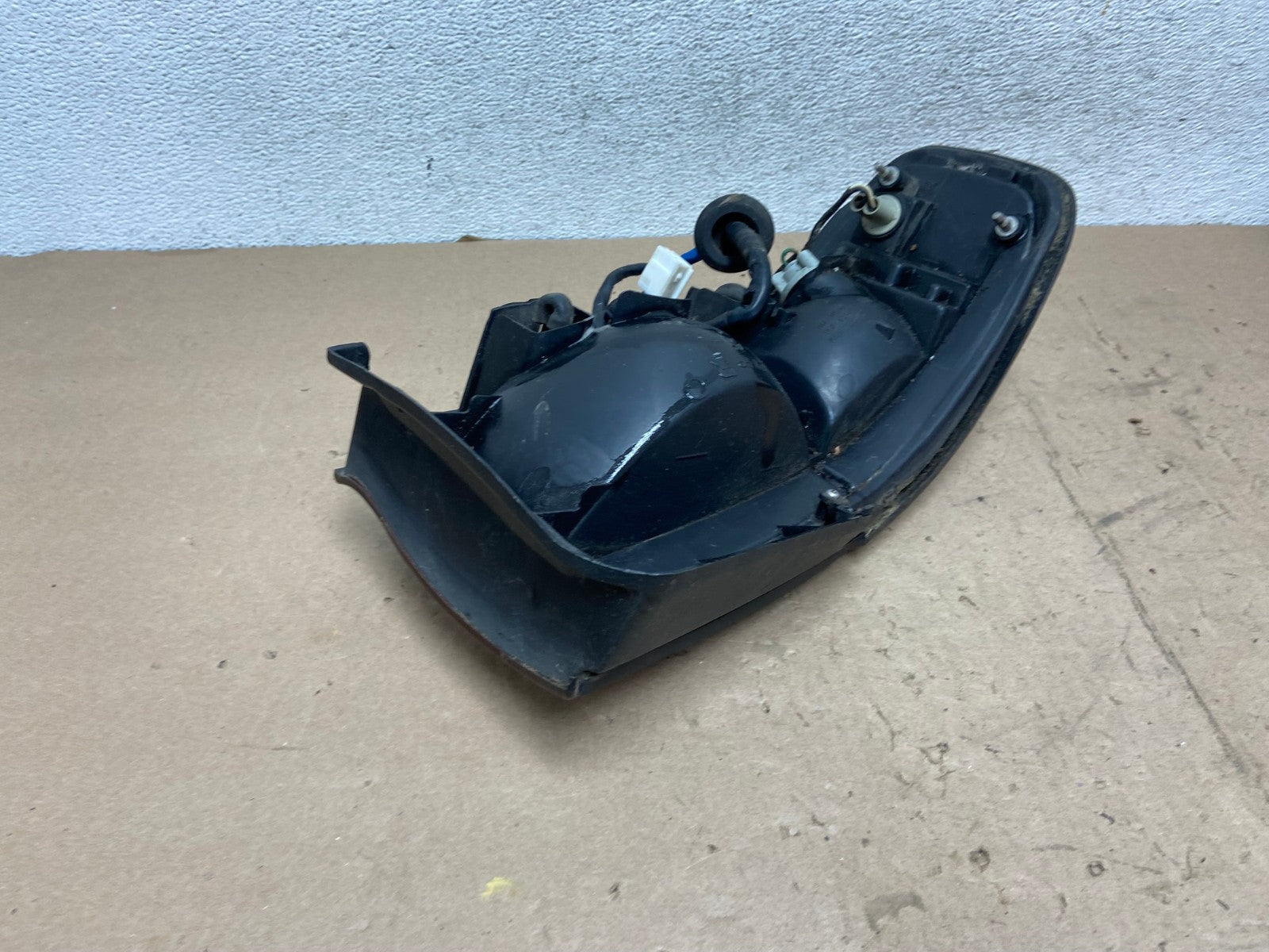 1992 1993 1994 Toyota Camry Right Passenger RH Side Tail Light AG5628 LK4