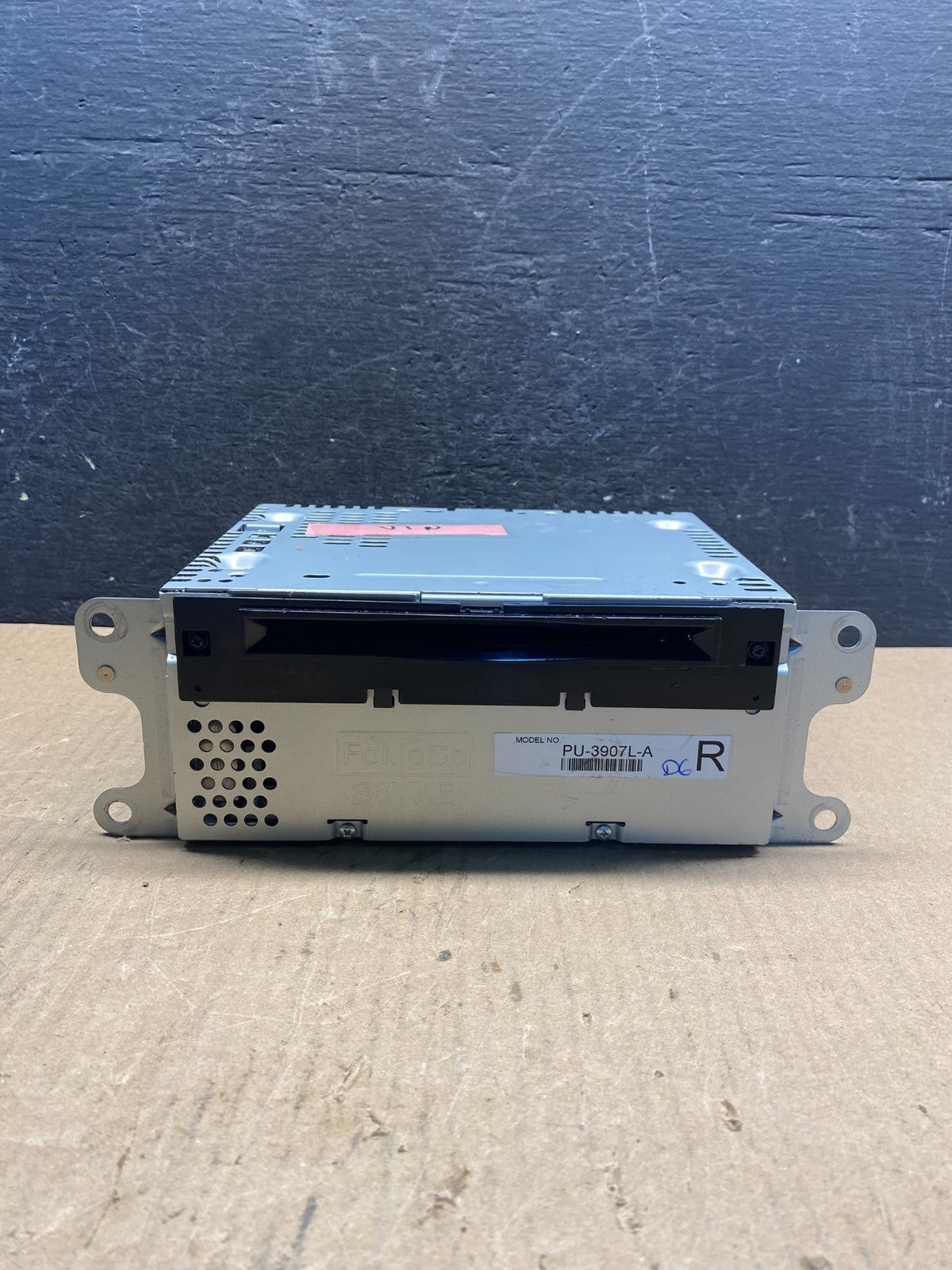 2013 to 2014 Ford Edge AM/FM Radio Reciever AG1906 DG0