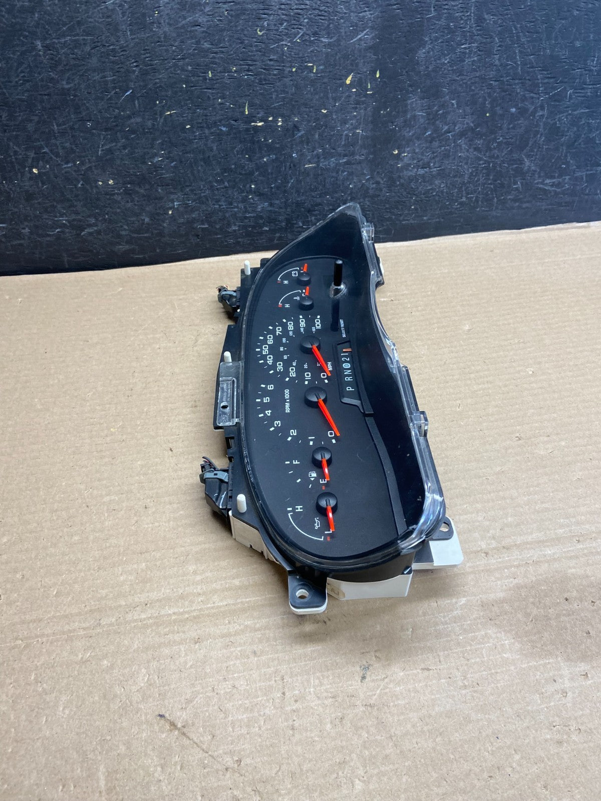 2004 to 2008 Ford E150 E250 Speedometer Cluster Gauge AH14261