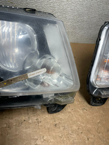 2011-2013 Jeep Grand Cherokee Left+Right Halogen Headlights V5046 DW4