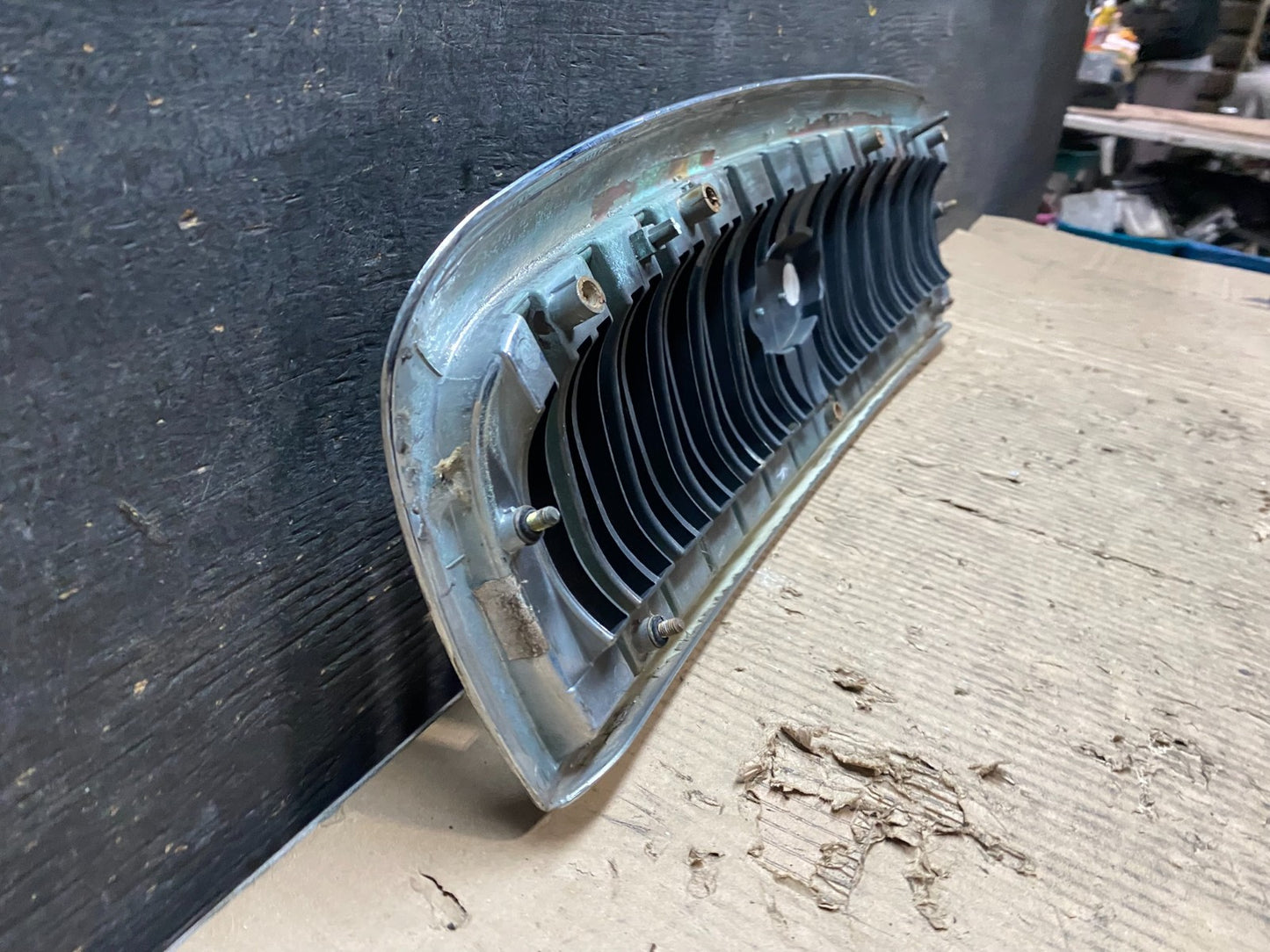 2001 to 2005 Hyundai Sonata Front Upper Grille Grill Bumper V4336 OEM GD6