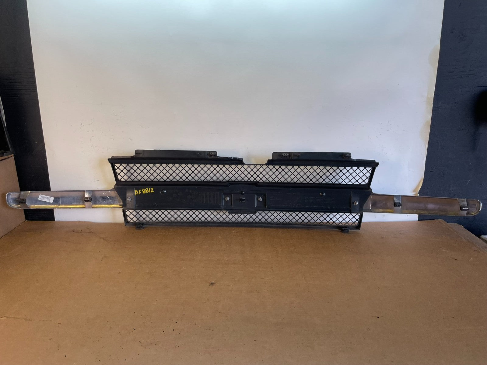 2002 to 2009 Chevrolet Trailblazer Front Upper Grille Grill AF8812 DG3