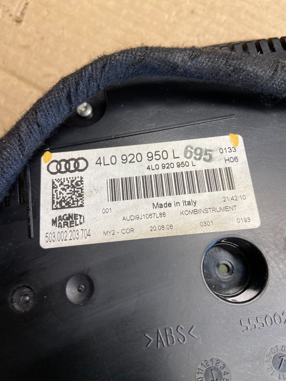 2007 - 2009 Audi Q7 Speedometer Cluster Gauge Screen Radio Bezel Trim AH3686 DG3