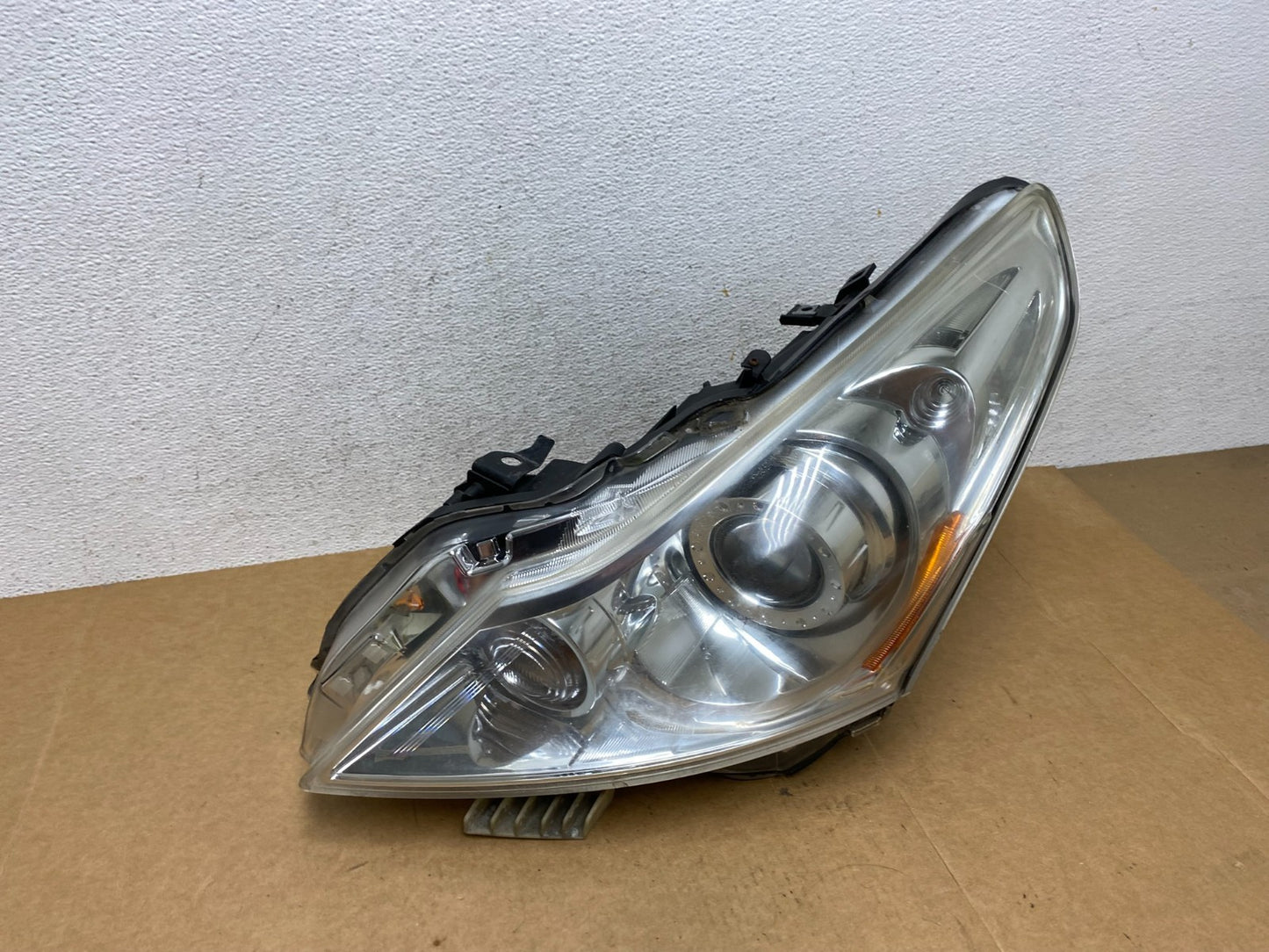 Sedan 4Door 2010 to 2013 Infiniti G37 Left Driver Headlight Xenon AE2943 DW2