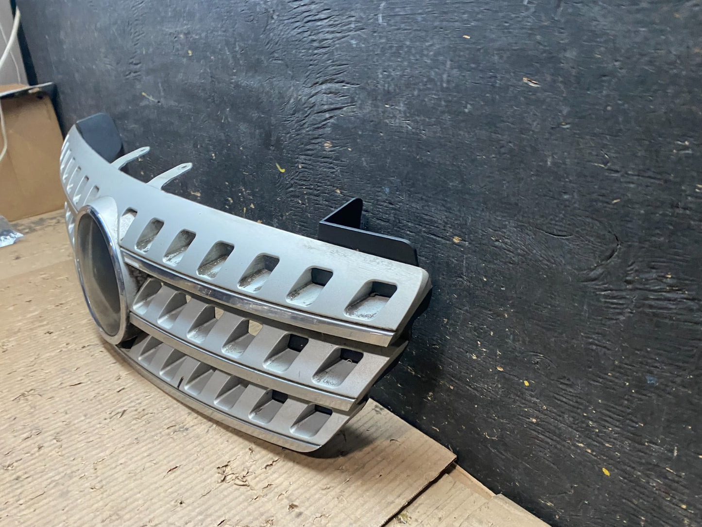 2006 to 2008 Mercedes ML-Class W164 Front Bumper Grille Grill X0090 DG1