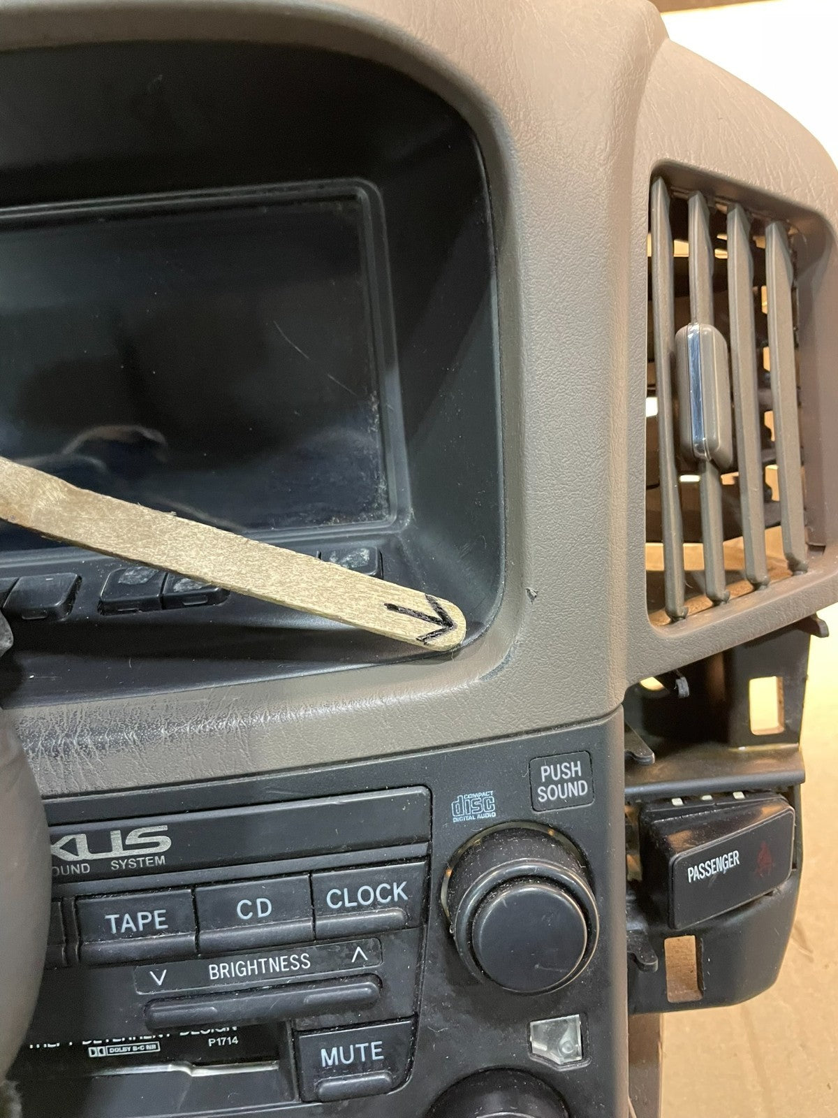 1999 2003 Lexus RX300 Radio Navigation Info Display Climate Control OEM V1759 DG3