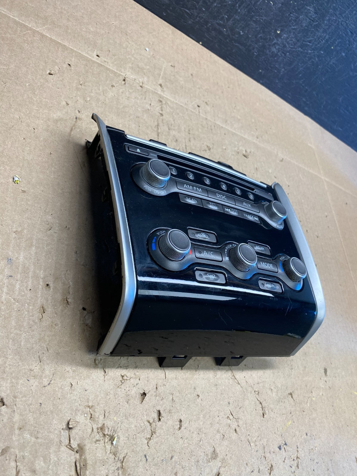2013 to 2016 Nissan Pathfinder Radio Temperature Climate Control AC6641 DG3