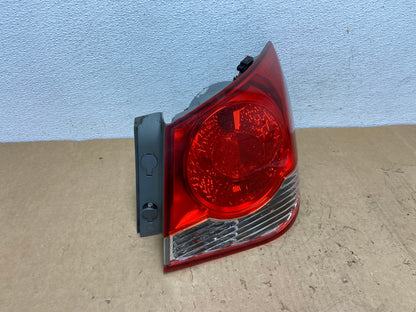 2011 2012 2013 2014 Chevrolet Cruze Right Passinger RH Side Tail Light AD1370 LK2