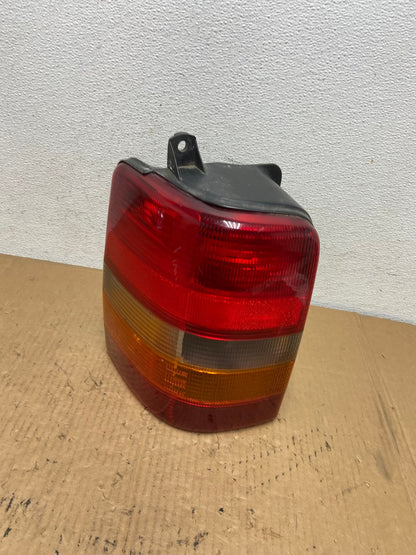 1993-1998 Jeep Grand Cherokee ZJ Left Driver Side Tail Light AD1110 LK0