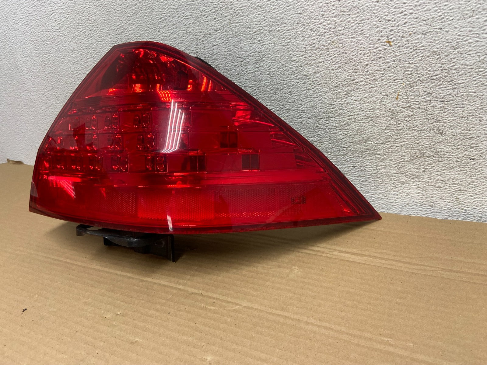 2006 - 2007 Honda Accord Right Passenger Side Tail light AG8846 DW2