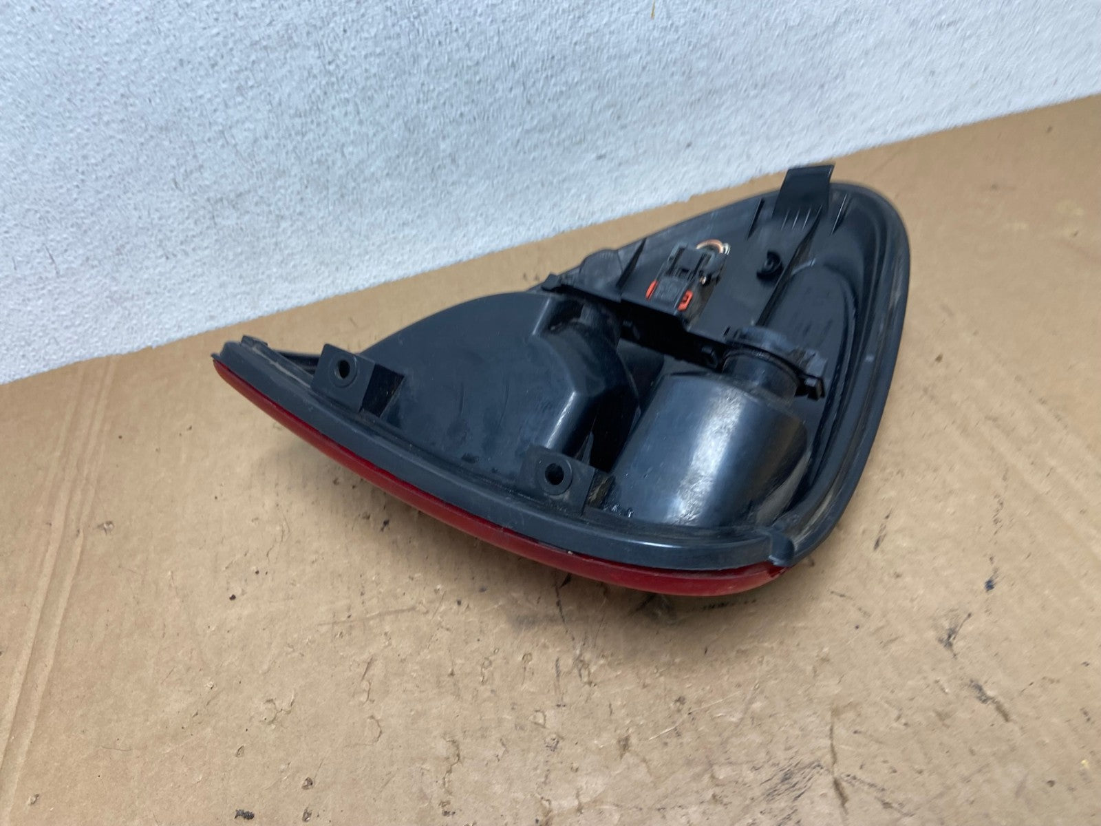 2004 - 2007 Dodge Grand Caravan Right Passenger Side Tail Light AD3266 LK6