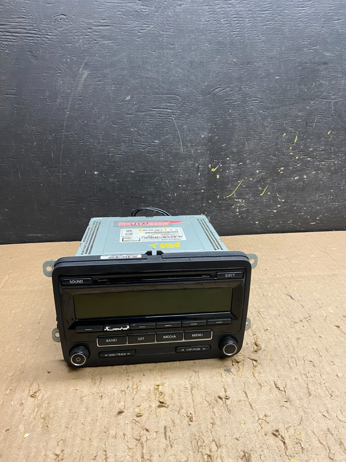 2015 2016 2017 Volkswagen Jetta Radio CD Player AM/FM T6158 DG0