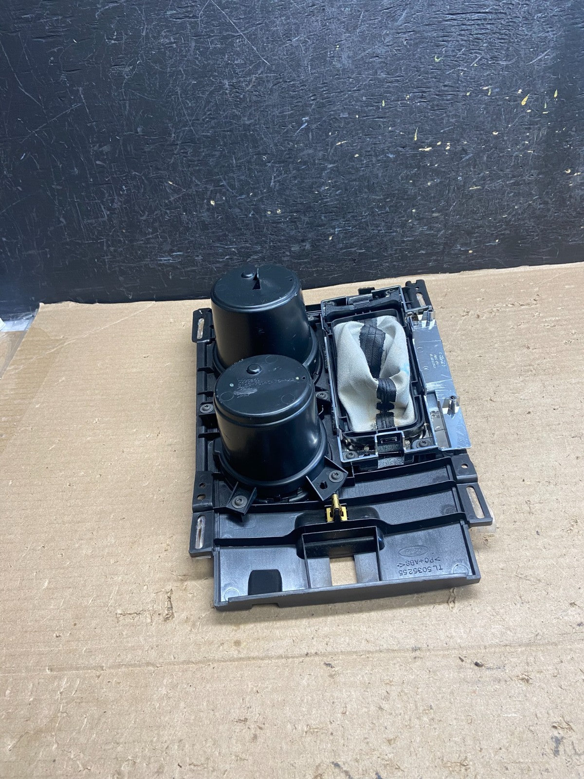 2011 - 2014 Ford Edge Center Console Cup Holder Shifter Bezel Trim ah5401 DG3