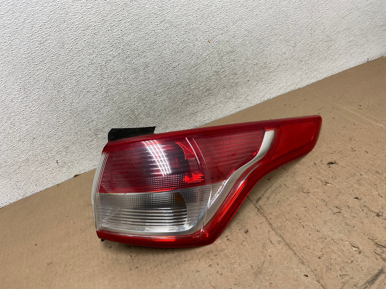 2013 to 2016 Ford Escape Right Passenger RH Side Tail Light AG5522 LK0