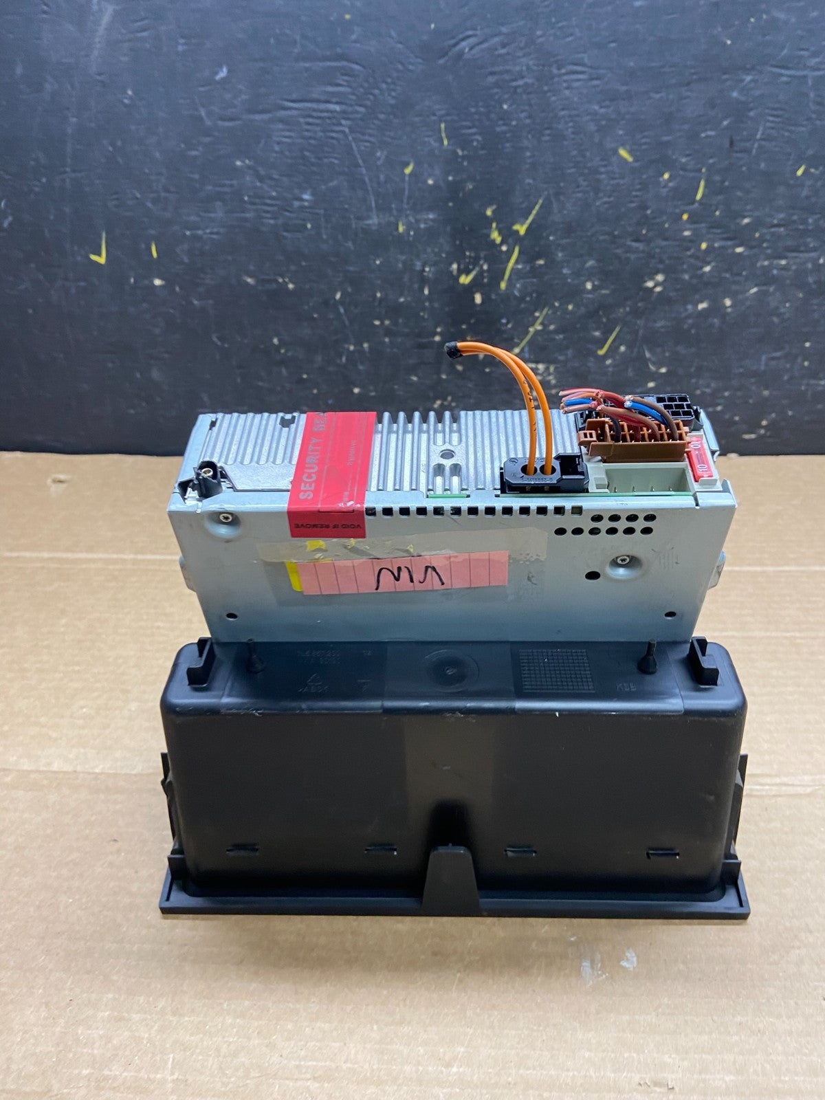 2003 to 2010 Porsche Cayenne Radio CD AM/FM Player OEM W0102 DG4