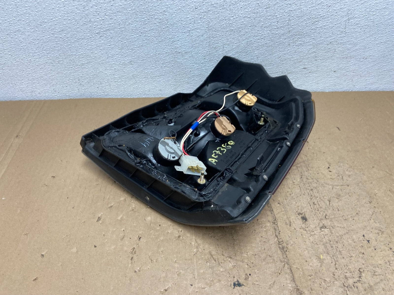 1999 2000 Subaru Forester Left Driver LH Side Tail Light AC7380 DW5