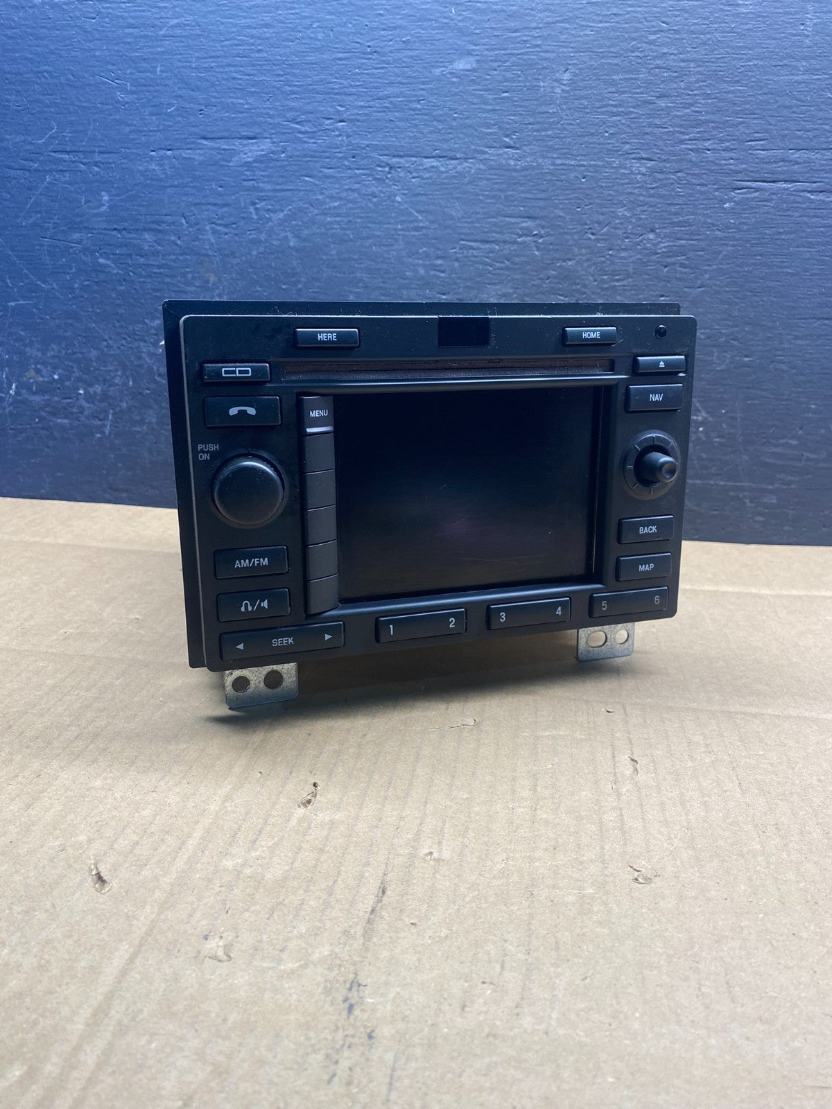 2004 - 2006 Ford Expedition Radio CD Player Screen Display ad1548 DG0