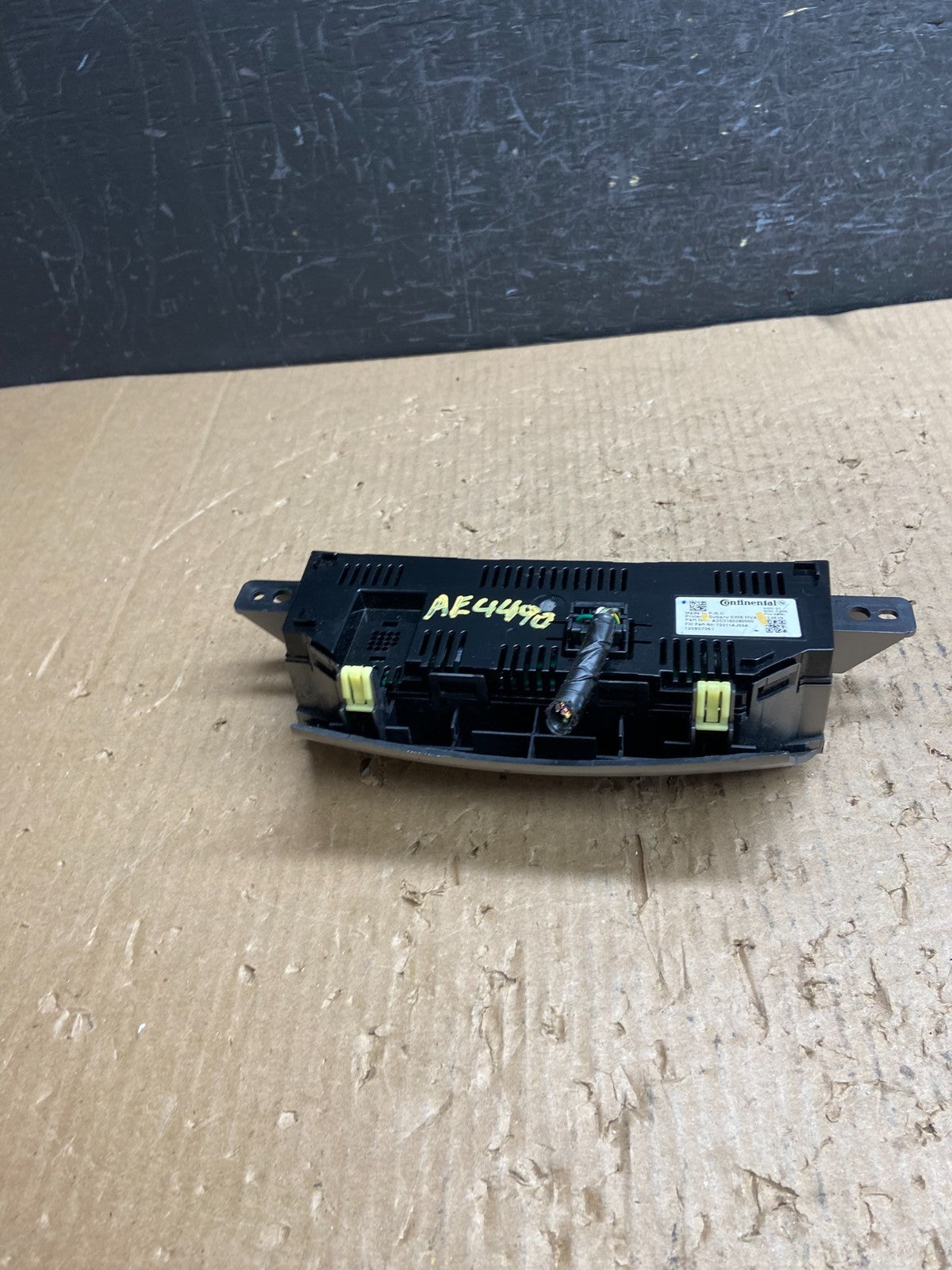 2010 - 2014 Subaru Outback Legacy A/C Heater Climate Control Unit AE4490 DW4