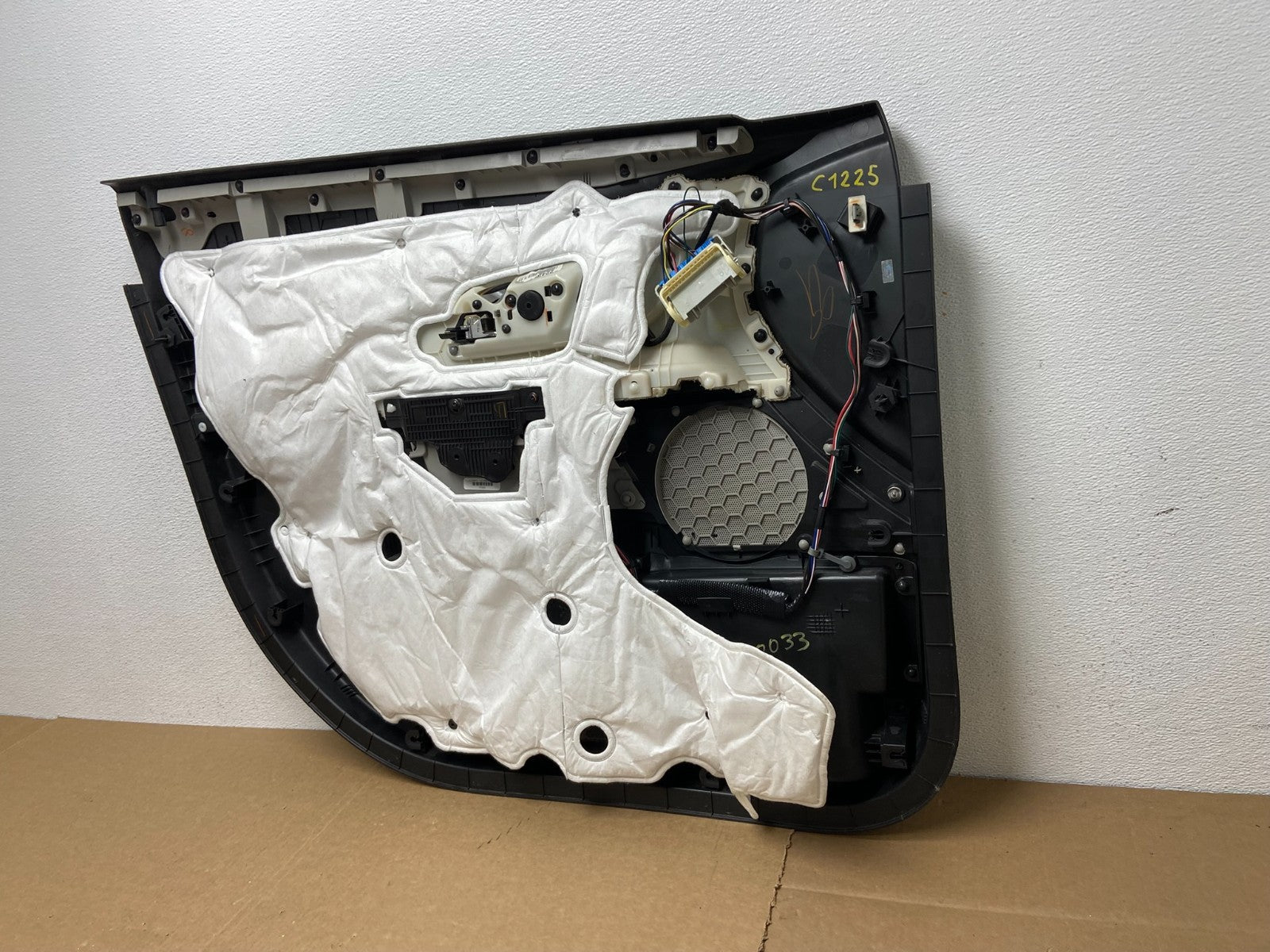 2018 to 2021 Chevrolet Equinox Front Right Passenger RH Door Panel AC0033 DG7