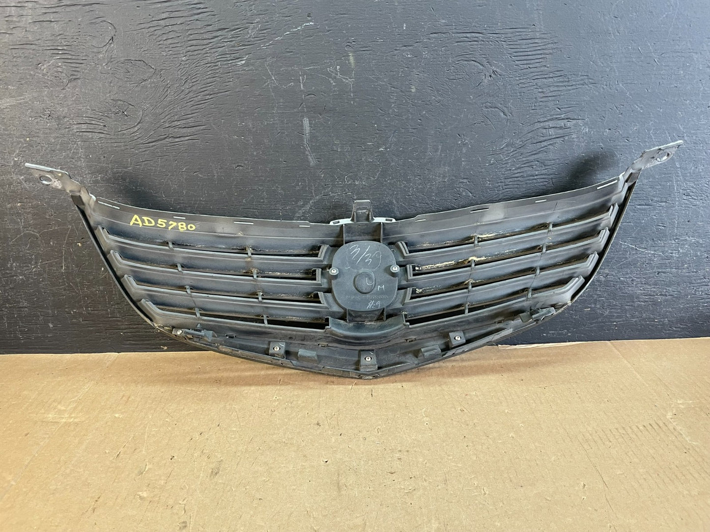 2005 to 2008 Acura RL Front Upper Grille Grill Emblem AD5780 DG3