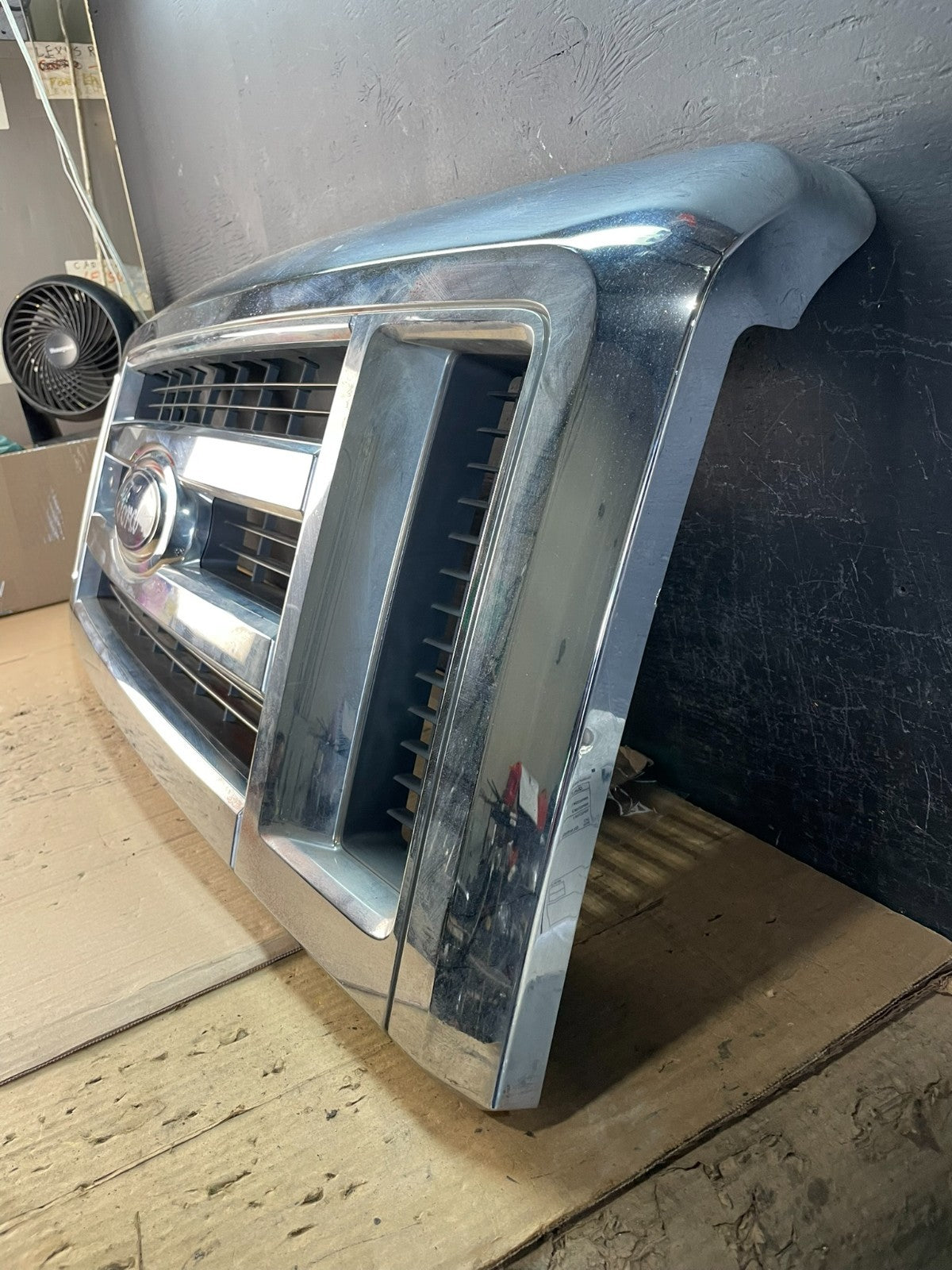 2008 to 2014 Ford Econoline E150 E250 Front Upper Chrome Grill Grille AD8297 DG1