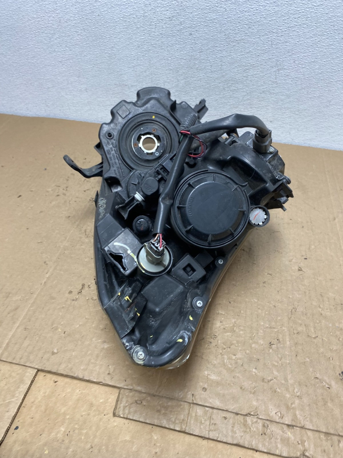2008 to 2013 Nissan Rogue HID Xenon Headlight Left Driver Lh Side AC6012 DW13